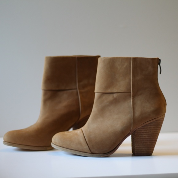 Vince Camuto | Suede Ankle Booties almost new - Picture 6 of 6